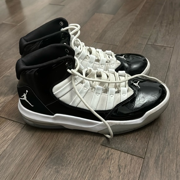 Men’s Jordan’s size 8 - Picture 1 of 9